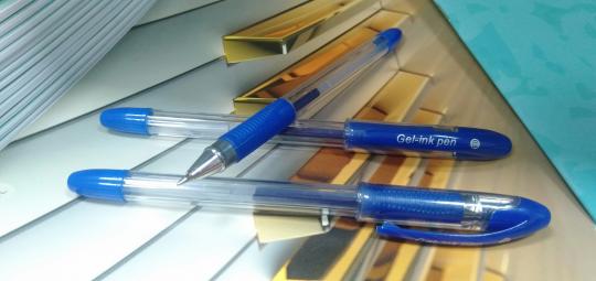 Ручка гелевая синяя Maestro-SK 0,5мм, рез.упор, прозрачный корпус  К-242